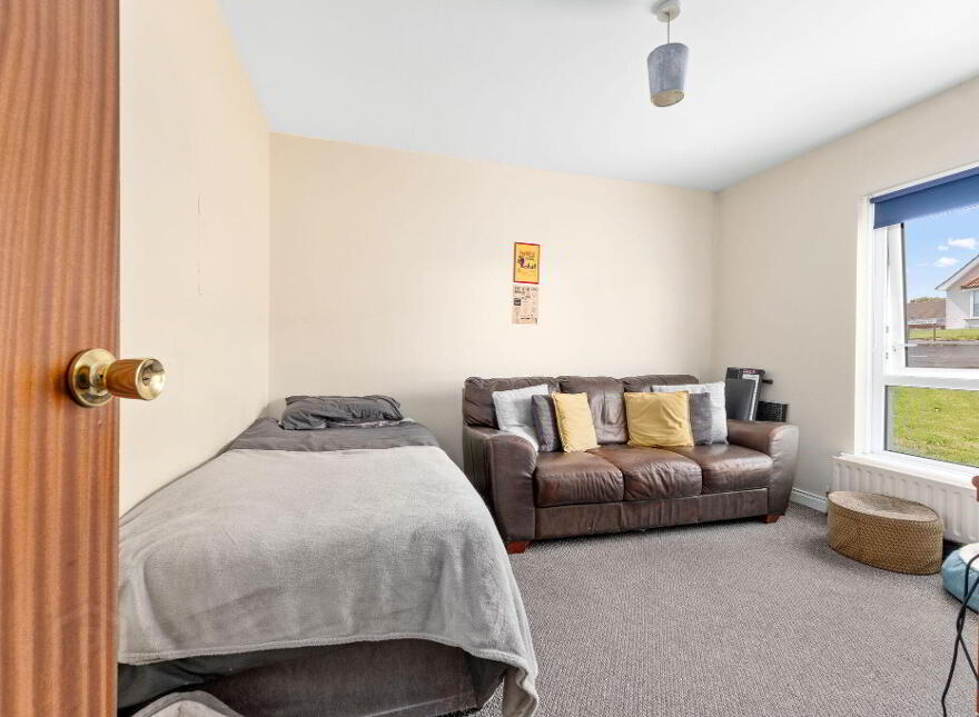 14 Dunsuivnish Avenue, Portstewart, BT55 7EP