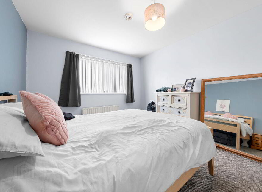 14 Dunsuivnish Avenue, Portstewart, BT55 7EP