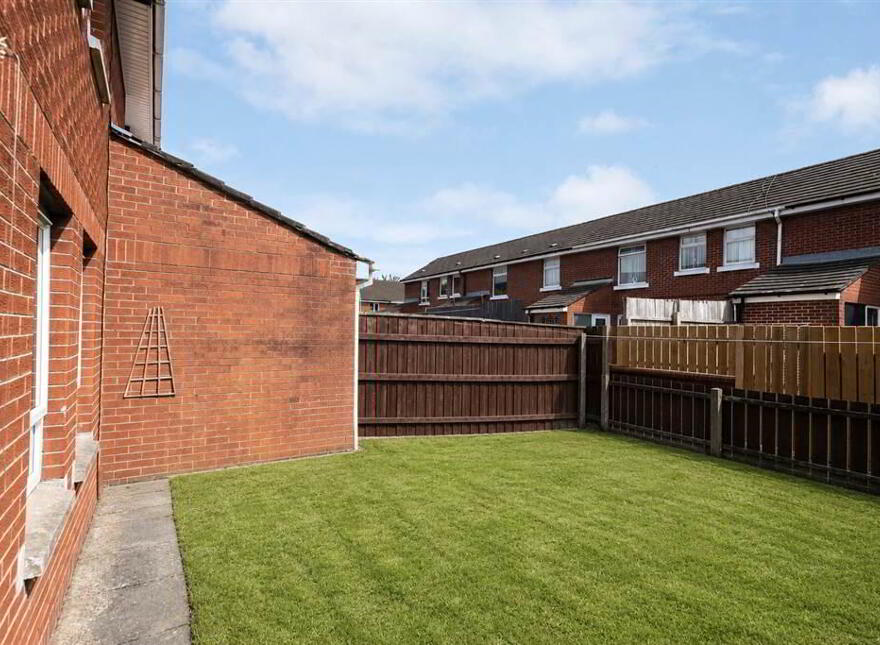 3 Britannic Park, Sandy Row, Belfast, BT12 5HG