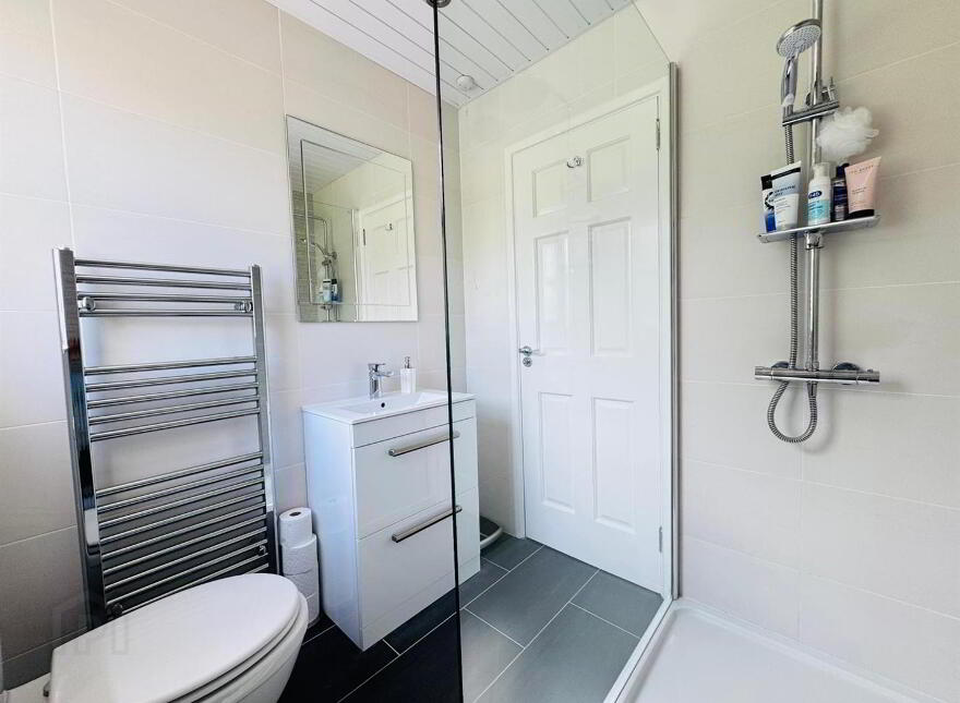 18 Mayfield Road, Hightown Road, Newtownabbey, BT36 7WE