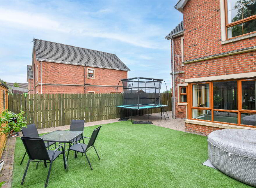 9 Forge Hill Close, Saintfield, BT24 7NJ