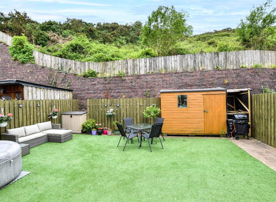 9 Forge Hill Close, Saintfield, BT24 7NJ
