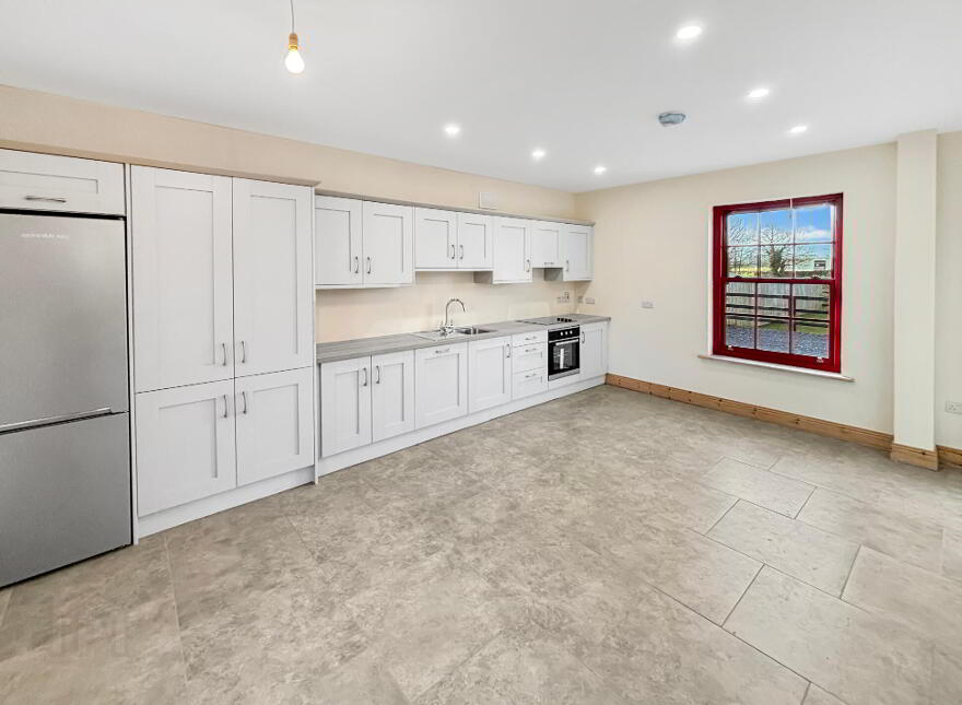 Mill Street, Borrisokane, E45YK64