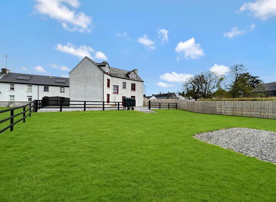 Mill Street, Borrisokane, E45YK64