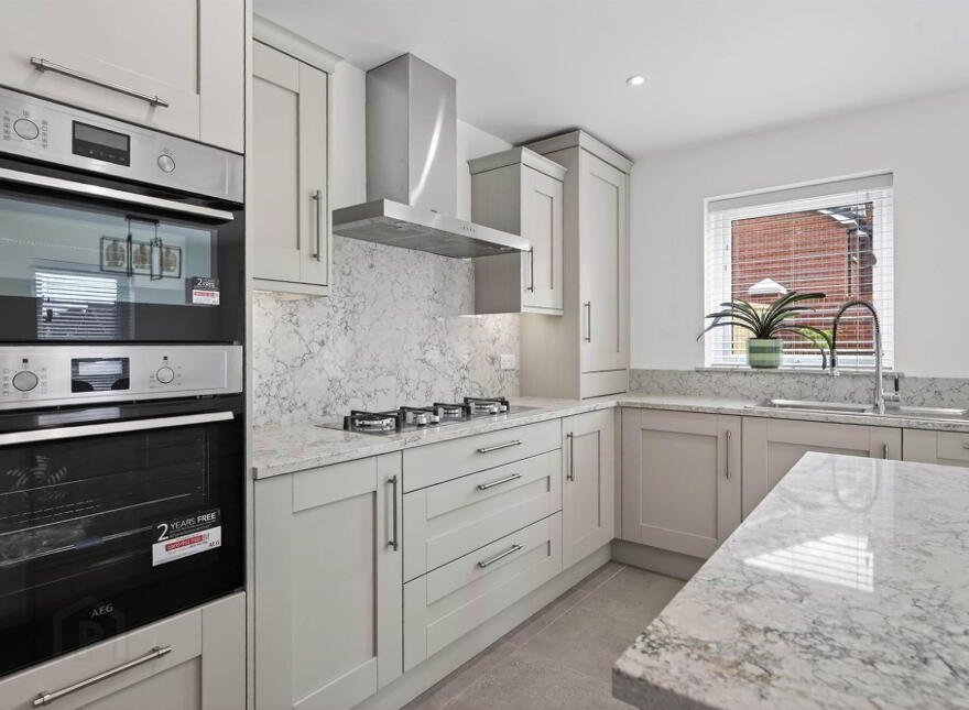 31 Baronsgrange Green, Carryduff, Belfast, BT8 8GJ