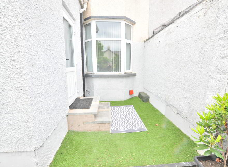 426 Castlereagh Road, Belfast, BT5 5FZ