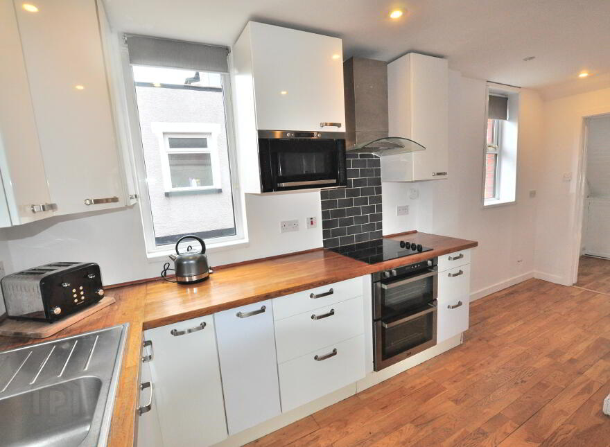 426 Castlereagh Road, Belfast, BT5 5FZ