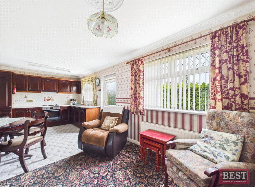 85 Larchmount, Newry, BT35 6TX