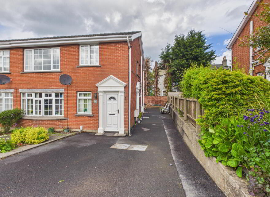 5A Strathearn Court, Holywood, BT18 9NP