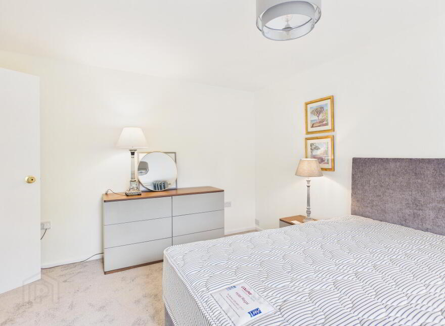 5A Strathearn Court, Holywood, BT18 9NP