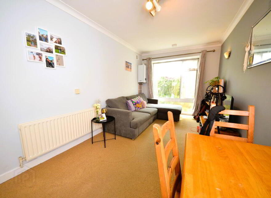 Apt 3, El Greco, St James`s Court, Serpentine Avenue, Dublin, D04AX62