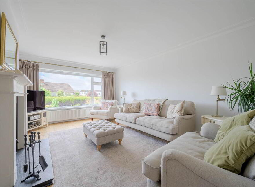 14 Richmond Park, Lisburn, BT28 2DH