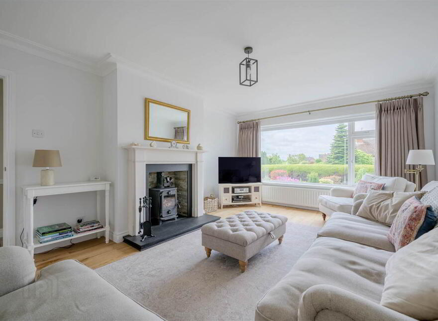14 Richmond Park, Lisburn, BT28 2DH
