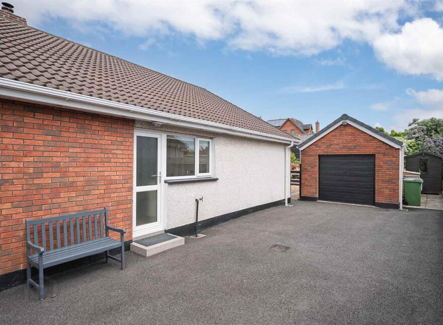 14 Richmond Park, Lisburn, BT28 2DH