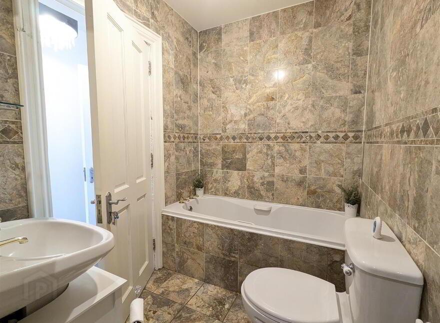 2 Carrigard, Dundrum, Newcastle, BT33 0SG
