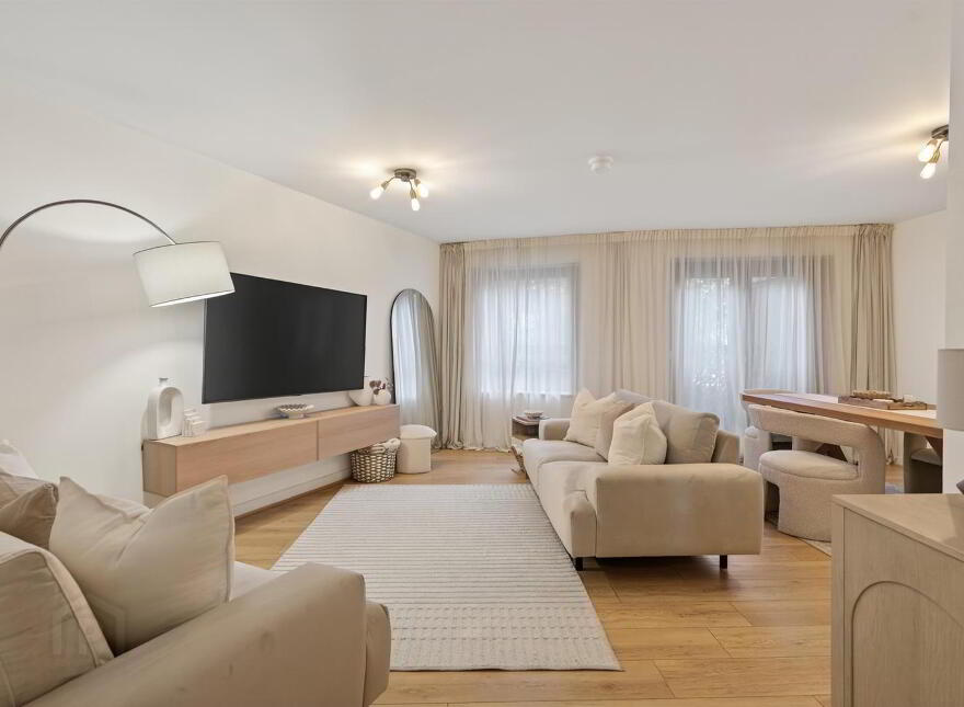 Apt 17 Park Royal, 841a Lisburn Road, Belfast, BT9 7GY