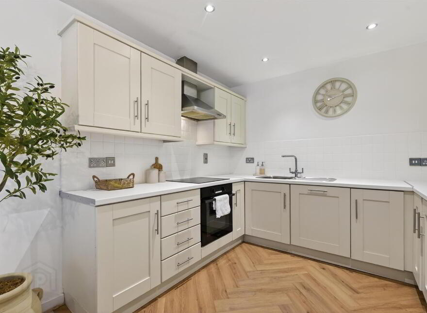 Apt 17 Park Royal, 841a Lisburn Road, Belfast, BT9 7GY