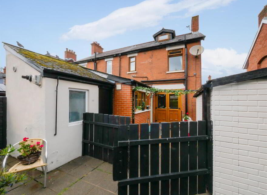 27 Loopland Crescent, Cregagh Road, Belfast, BT6 9EE