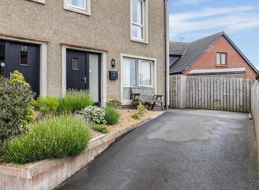 18 Pheasant Hill, Ballynahinch, BT24 8FL