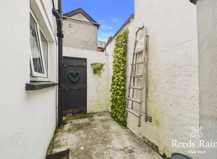 5 Hollycroft Avenue, Belfast, BT5 5JE