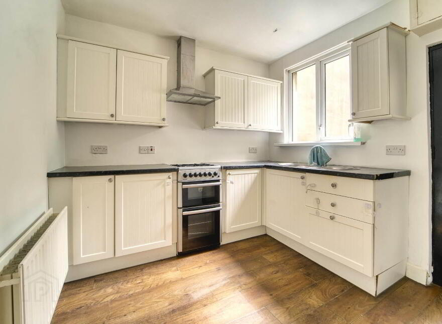 15 Ridgeway Street, Lisburn, BT28 1BY