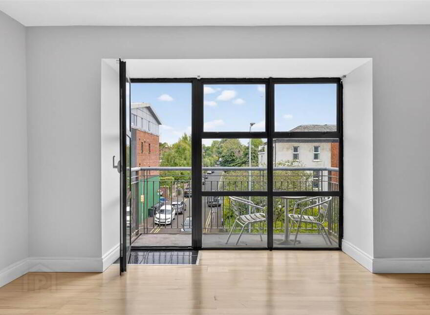 Apt 4 Osborne Building, 717 Lisburn Road, Belfast, BT9 7GU