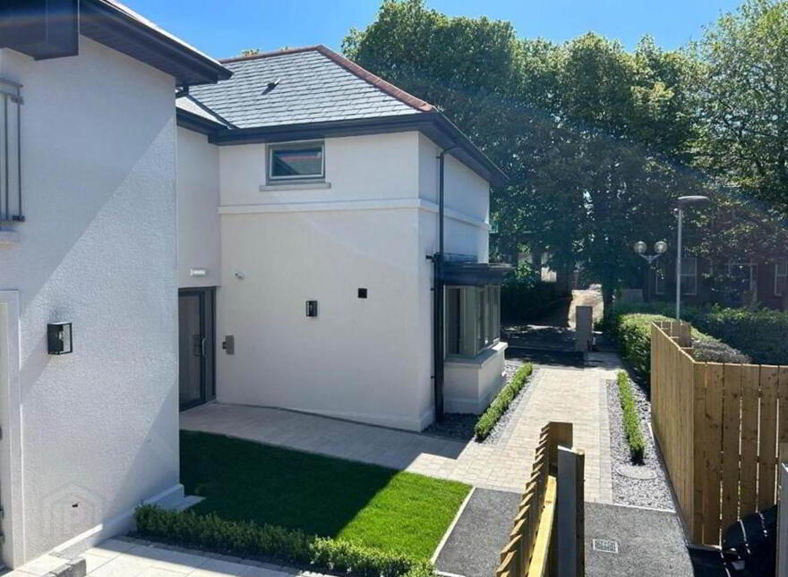 4 Chlorine Gardens, Belfast