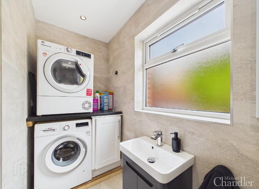 56 Alveston Park, Carryduff, Belfast, BT8 8RP