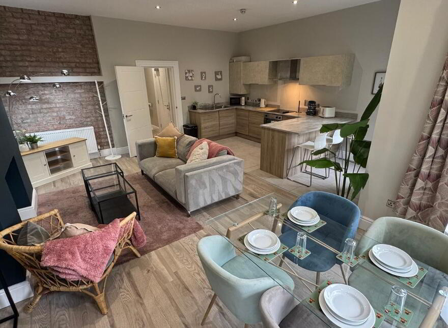 Unit 3, 7 Malone Rd, Belfast, BT9 6RT