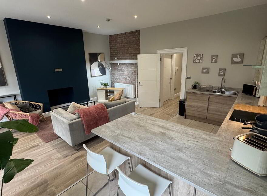 Unit 3, 7 Malone Rd, Belfast, BT9 6RT
