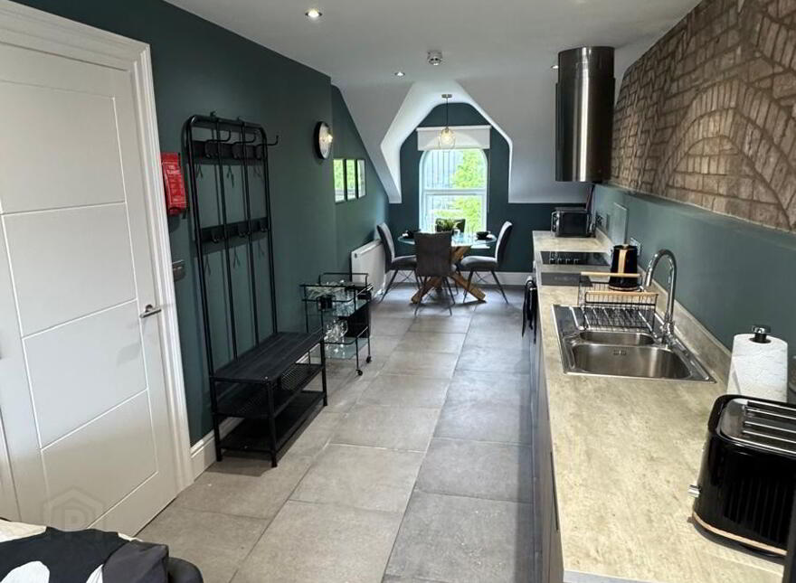Unit 4, 7 Malone Rd, Belfast, BT9 6RT
