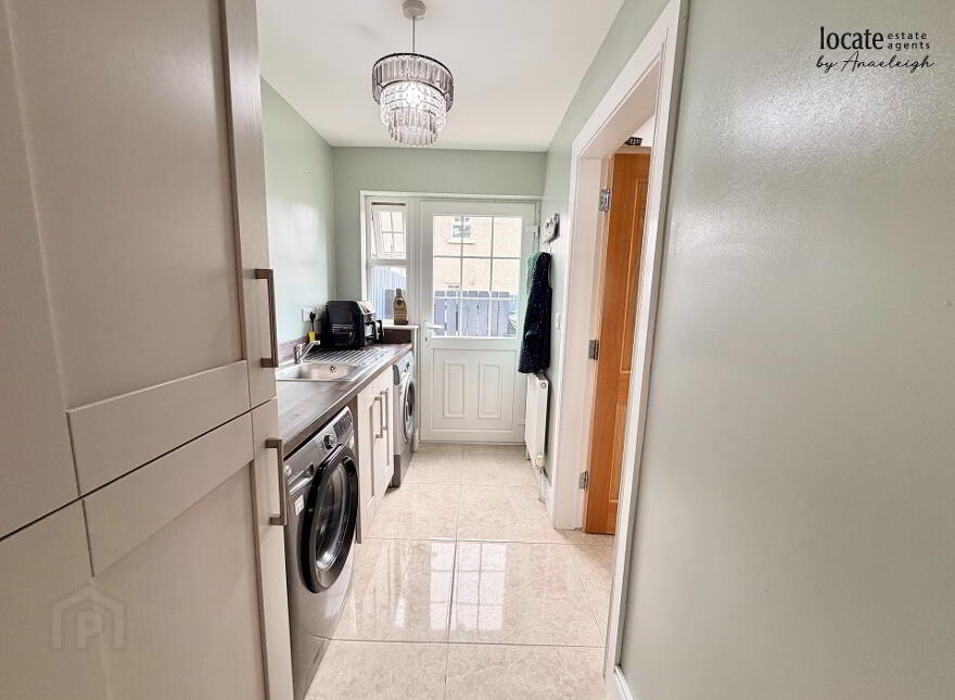 9 Victoria Meadows, Magheramason, L'Derry, BT47 2TX