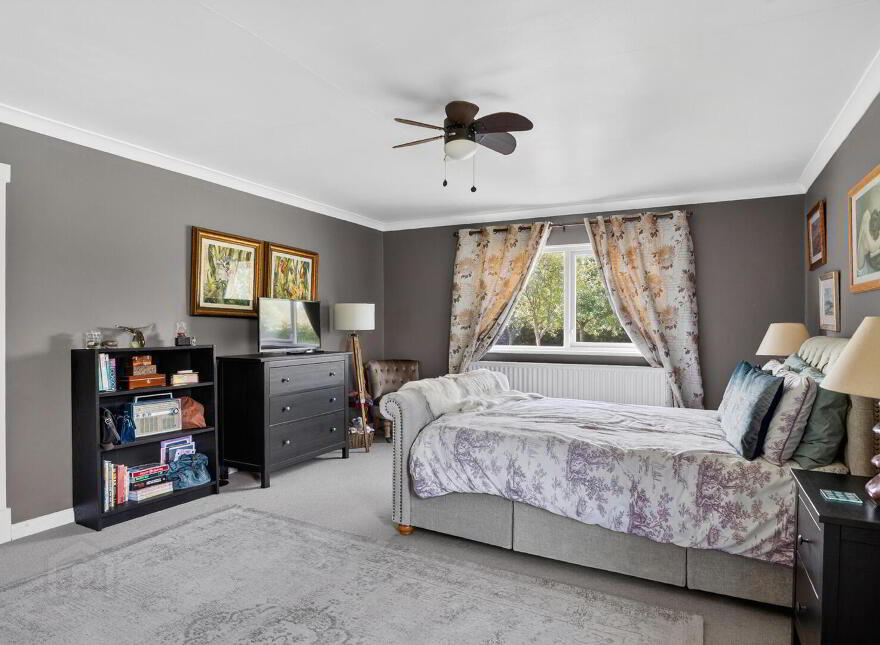 24 Cluntagh Road, Crossgar, Downpatrick, BT30 9ET