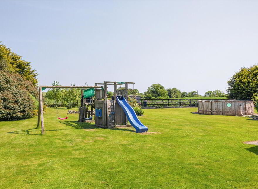 24 Cluntagh Road, Crossgar, Downpatrick, BT30 9ET