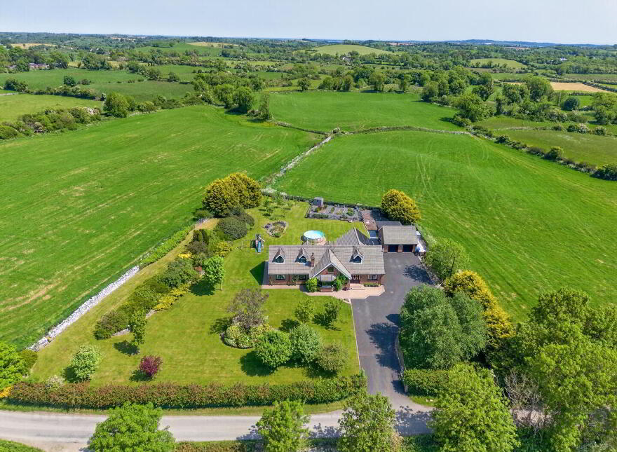 24 Cluntagh Road, Crossgar, Downpatrick, BT30 9ET