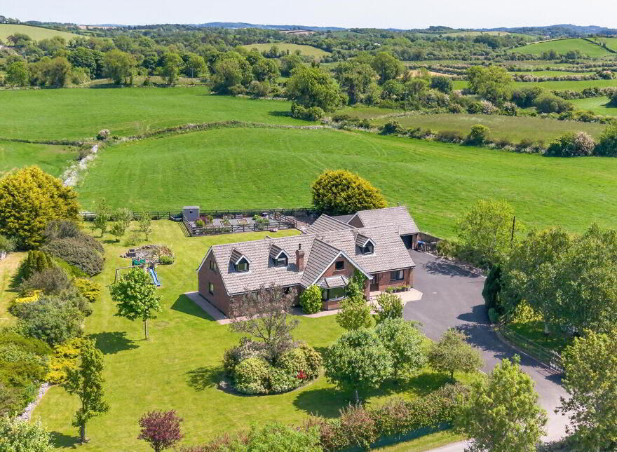 24 Cluntagh Road, Crossgar, Downpatrick, BT30 9ET