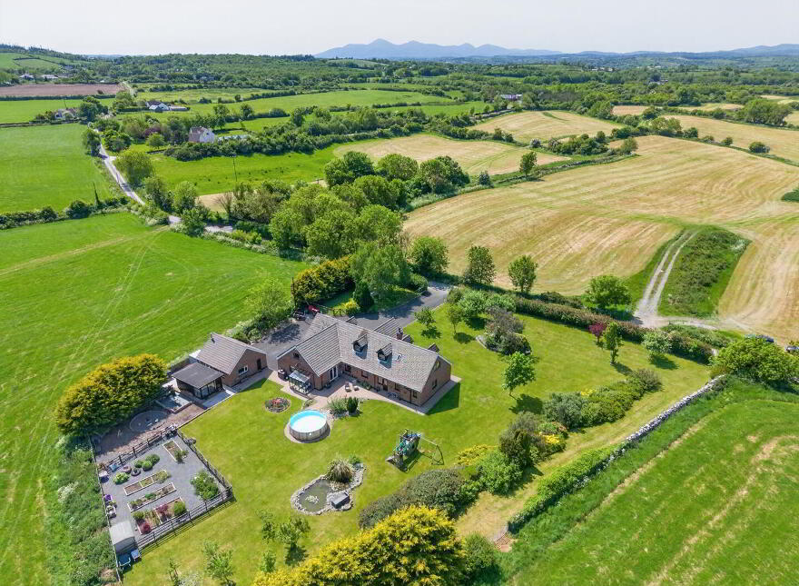 24 Cluntagh Road, Crossgar, Downpatrick, BT30 9ET
