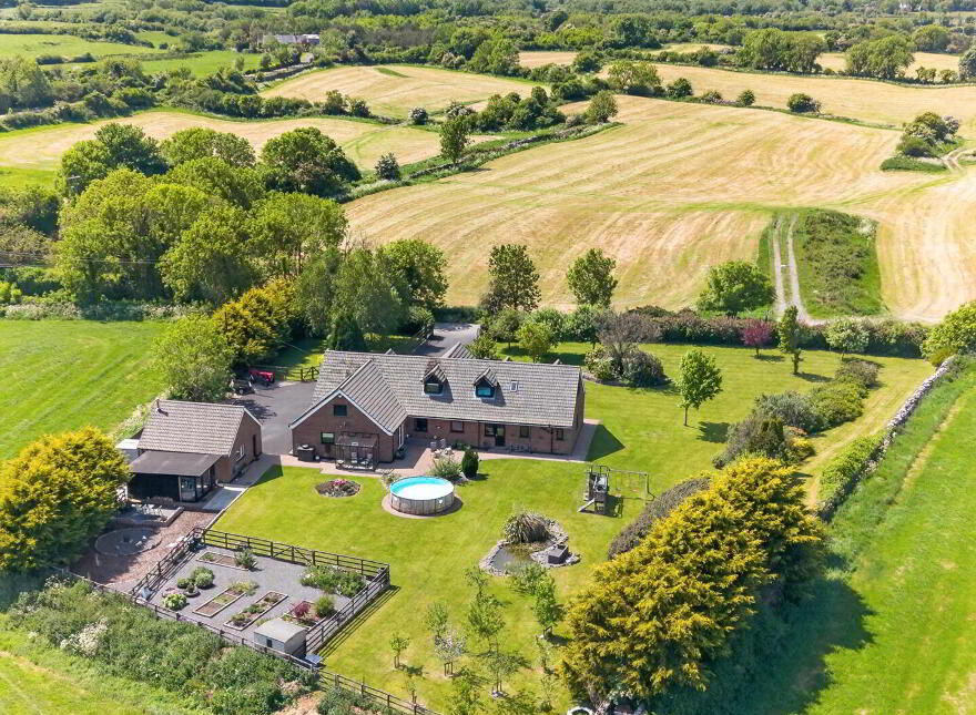 24 Cluntagh Road, Crossgar, Downpatrick, BT30 9ET