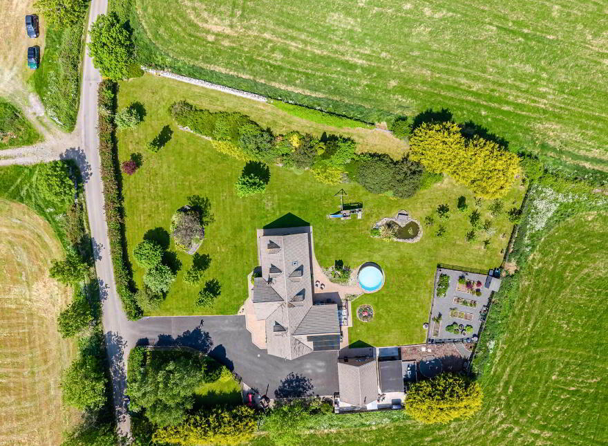 24 Cluntagh Road, Crossgar, Downpatrick, BT30 9ET