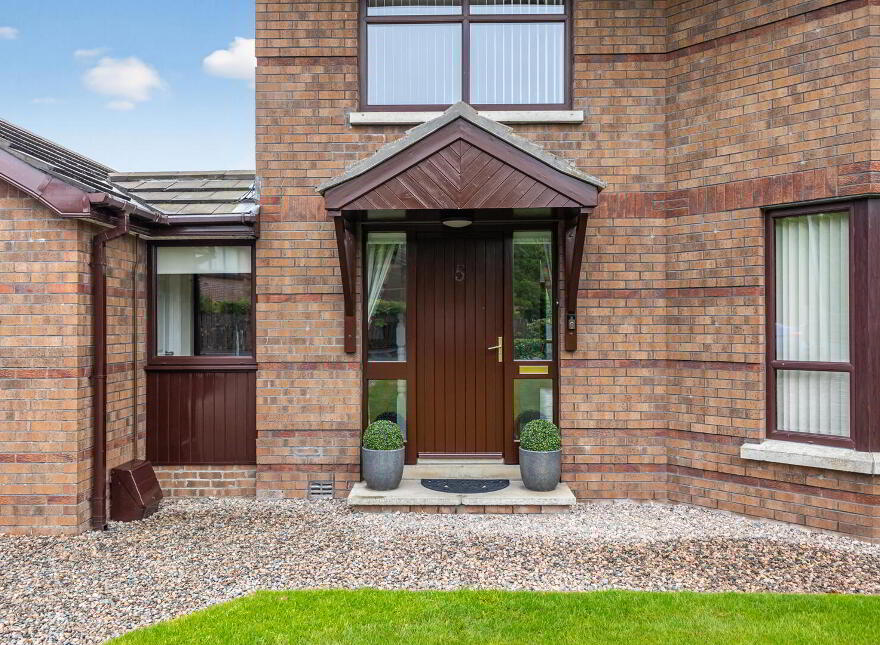 5 Rademon Court, Crossgar, Downpatrick, BT30 9NS