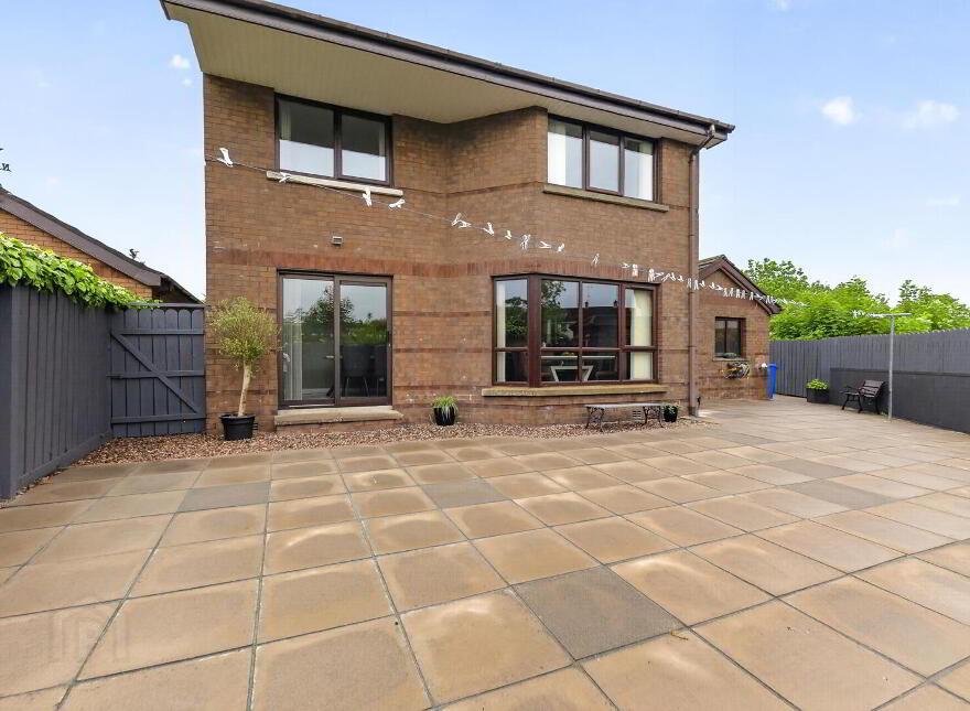 5 Rademon Court, Crossgar, Downpatrick, BT30 9NS