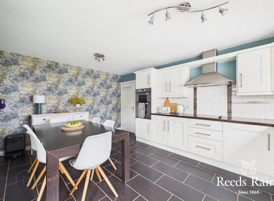 24 Tudor Gardens, Carrickfergus, BT38 9TN
