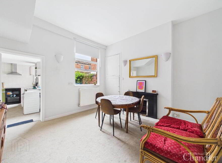 31 South Parade, Belfast, BT7 2GL
