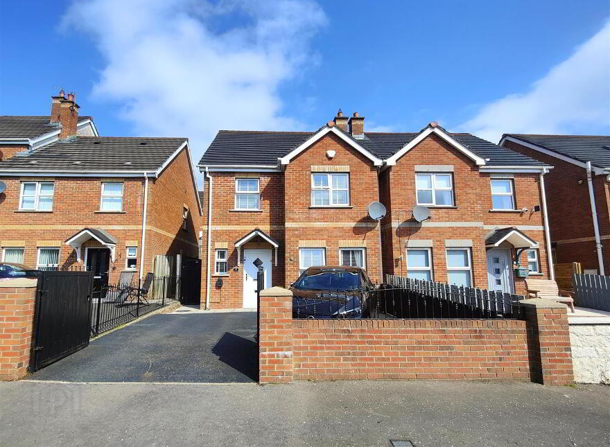 15 Wolfhill Manor, Belfast, BT14 8DE