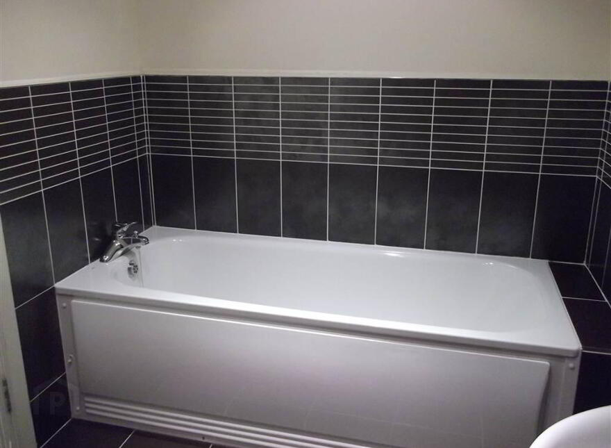 5 Orchard House, Mark Street, Newtownards, BT23 4WS