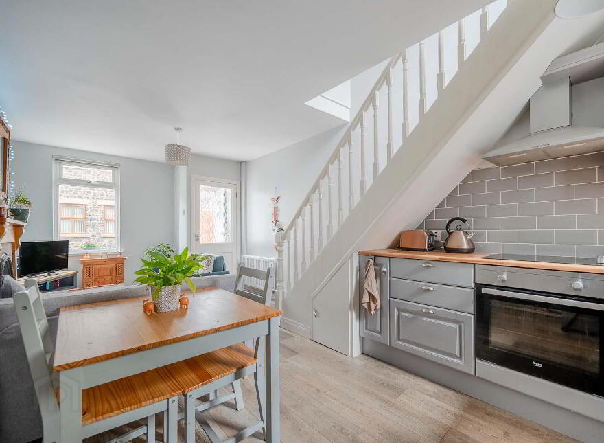 6 Castle Street, Donaghadee, BT21 0DN