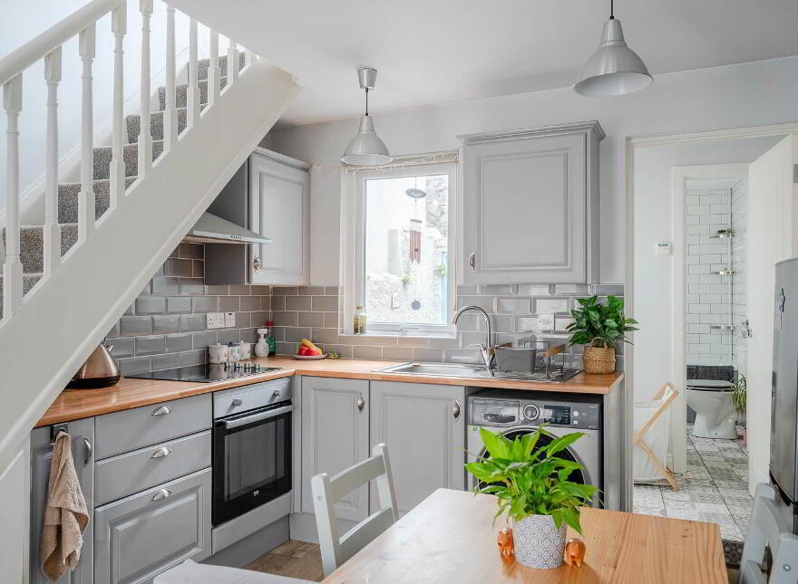 6 Castle Street, Donaghadee, BT21 0DN