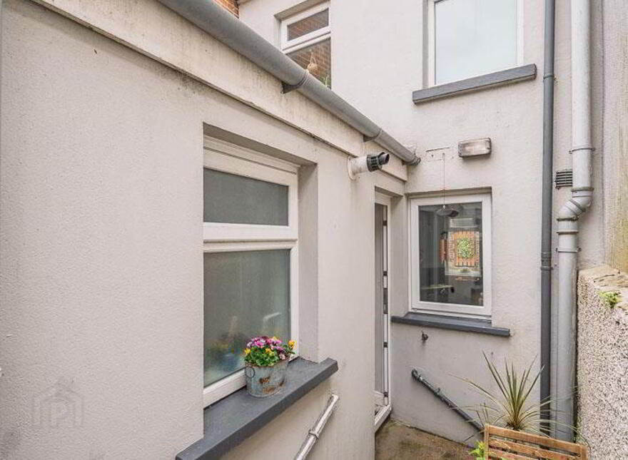 6 Castle Street, Donaghadee, BT21 0DN