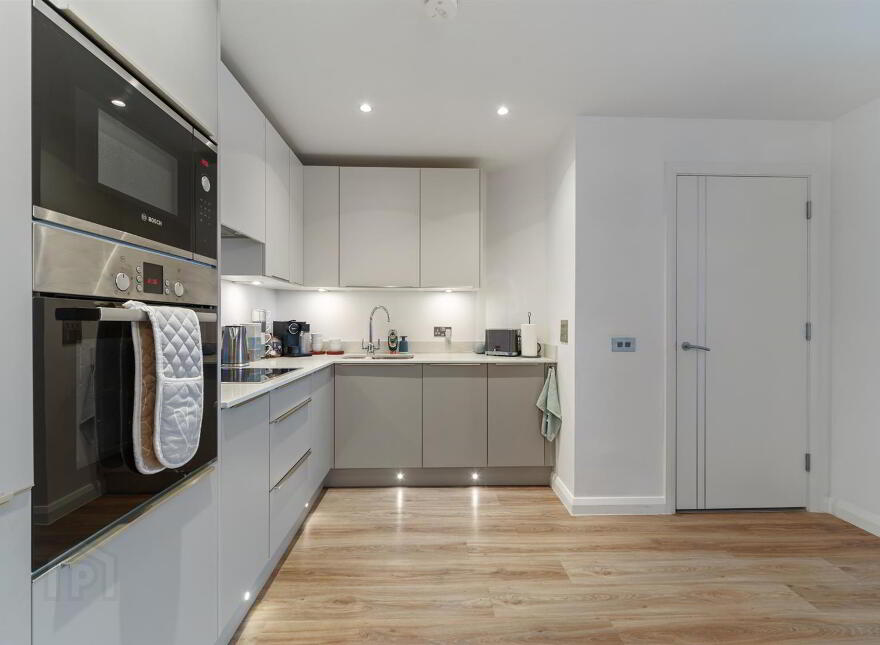 Apt 503 Portland, 88 Ormeau Road, City Centre, Belfast, BT7 1FE