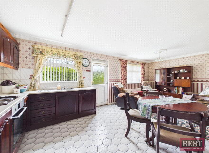 85 Larchmount, Newry, BT35 6TX